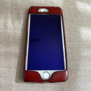 トチギレザー(栃木レザー)のHUKURO iPhone6/6s対応ケース　かじりりんごイヤホンコードホルダー(iPhoneケース)