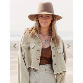 アリシアスタン(ALEXIA STAM)のCropped Color Denim Jacket Beige(Gジャン/デニムジャケット)