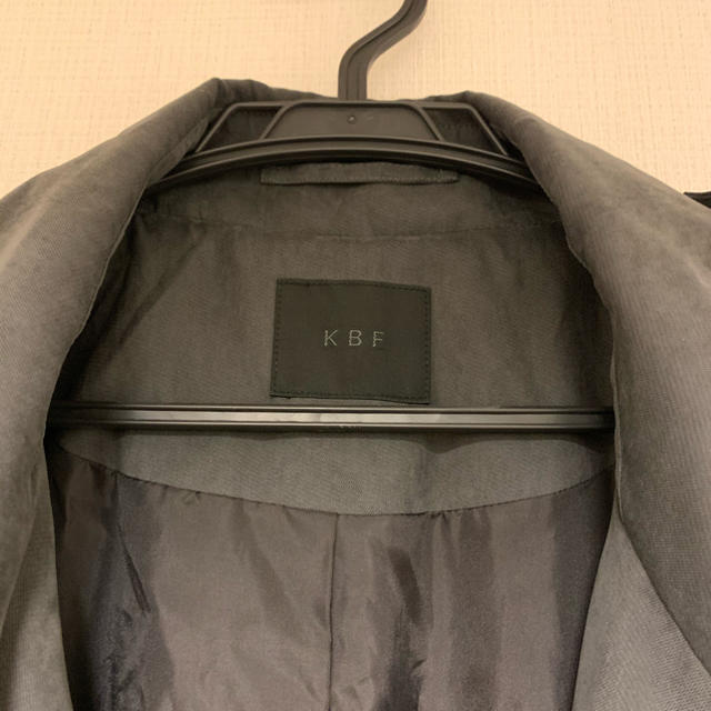 KBF(ケービーエフ)のKBF コート(11/7に廃棄) レディースのジャケット/アウター(トレンチコート)の商品写真