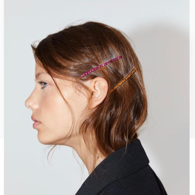 ZARA(ザラ)のカラフルストーンヘアピンセットZARAゴールド新品 レディースのヘアアクセサリー(ヘアピン)の商品写真