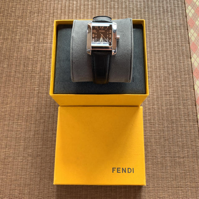 FENDI(フェンディ)のFENDI フェンディ　ペアウォッチ　7400G メンズ　時計　美品 メンズの時計(腕時計(アナログ))の商品写真