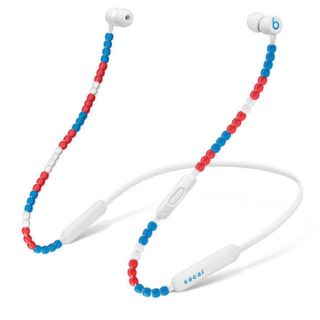 ビーツバイドクタードレ(Beats by Dr Dre)の【新品未使用】BeatsX イヤフォン sacai ピュアホワイト ビーツ(ヘッドフォン/イヤフォン)