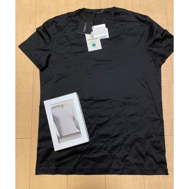 LA PERLA(ラペルラ)の専用　タグ付き LA PERLA ラペルラ VネックTシャツ L 箱あり メンズのトップス(Tシャツ/カットソー(半袖/袖なし))の商品写真