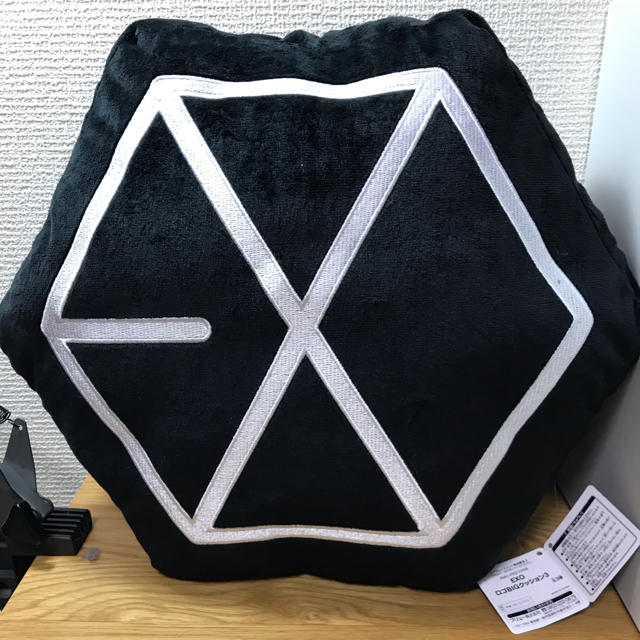 Exo Exo ロゴbigクッションの通販 By 小麦 S Shop エクソならラクマ