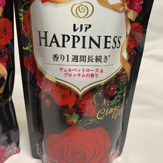 Happiness(ハピネス)のレノアハピネス ヴェルベットローズ＆ブロッサムの香り 詰め替え用 2個セット インテリア/住まい/日用品の日用品/生活雑貨/旅行(洗剤/柔軟剤)の商品写真