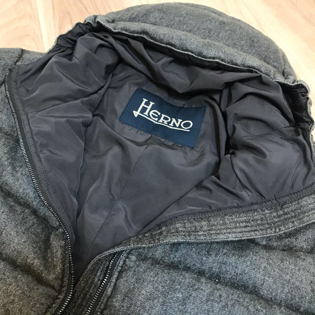 HERNO(ヘルノ)の新品同様　2019年　12万 ヘルノ  ウォッシュ加工　ダウンブルゾン　L 50 メンズのジャケット/アウター(ダウンジャケット)の商品写真