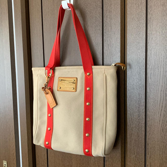 ですのでご LOUIS アンティグア トートバッグの通販 by えりまりのママ