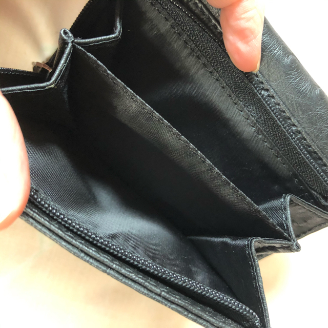 GUESS(ゲス)の【keee様専用】ゲス　折りたたみ財布 レディースのファッション小物(財布)の商品写真