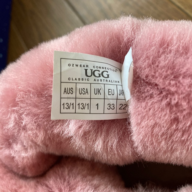 UGG(アグ)のUgg キッズ/ベビー/マタニティのキッズ靴/シューズ(15cm~)(ブーツ)の商品写真