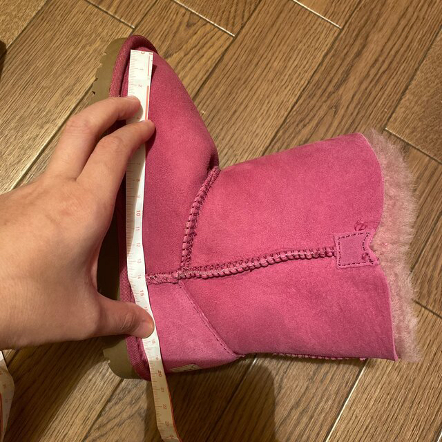 UGG(アグ)のUgg キッズ/ベビー/マタニティのキッズ靴/シューズ(15cm~)(ブーツ)の商品写真