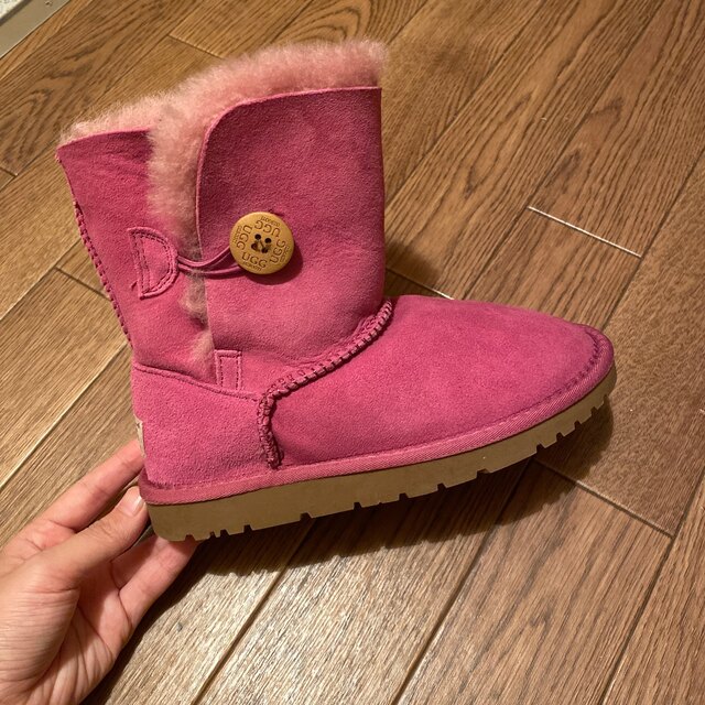 UGG(アグ)のUgg キッズ/ベビー/マタニティのキッズ靴/シューズ(15cm~)(ブーツ)の商品写真