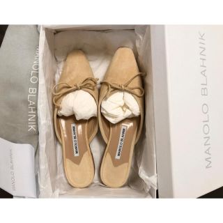 マノロブラニク(MANOLO BLAHNIK)のMANOLO BLAHNIK マノロ・ブラニク スウェード フラット ミュール(ミュール)