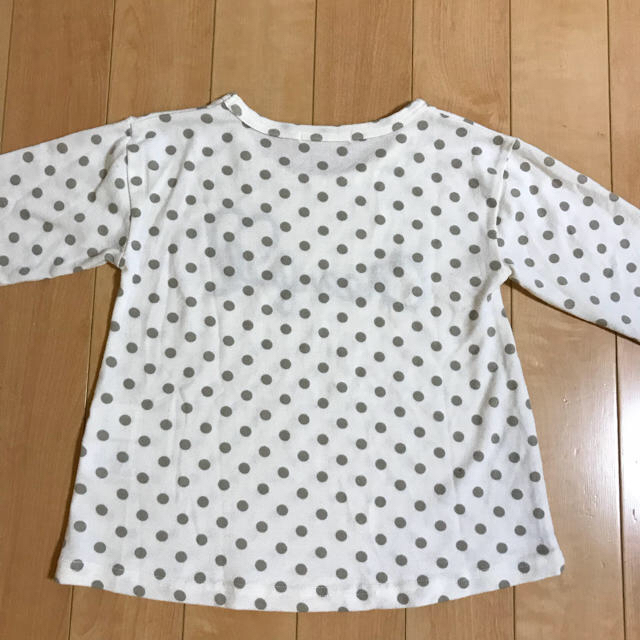 長袖 カットソー ドット柄 130 キッズ/ベビー/マタニティのキッズ服女の子用(90cm~)(Tシャツ/カットソー)の商品写真