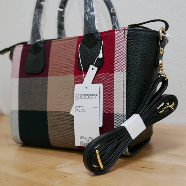 BURBERRY BLUE LABEL(バーバリーブルーレーベル)のバーバリー　ブルーレーベル　クレストブリッジチェック　ミニトート レディースのバッグ(トートバッグ)の商品写真