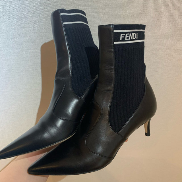 FENDI - FENDI ロココブーツ　18AW(美品)