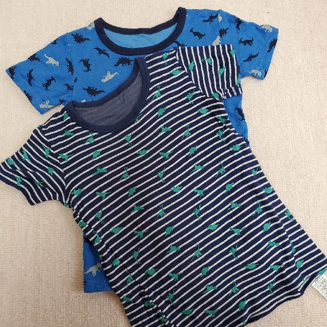 AEON(イオン)のTOPVALU　暖かシャツ　１１０㎝　２枚セット キッズ/ベビー/マタニティのキッズ服男の子用(90cm~)(Tシャツ/カットソー)の商品写真