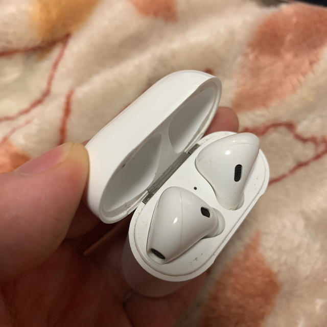 Apple(アップル)のairpods 第一世代 スマホ/家電/カメラのオーディオ機器(ヘッドフォン/イヤフォン)の商品写真