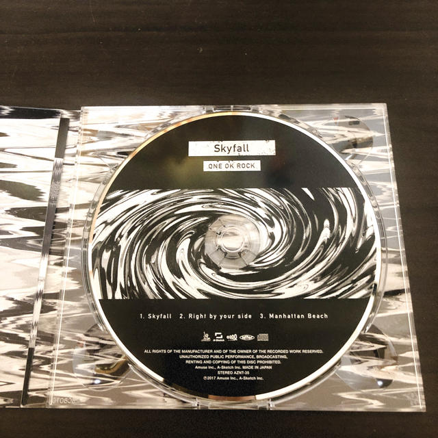 ONE OK ROCK(ワンオクロック)のONE OK ROCK Sky fall エンタメ/ホビーのCD(ポップス/ロック(邦楽))の商品写真