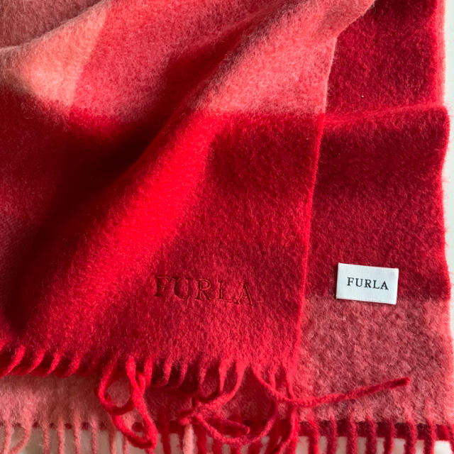 Furla(フルラ)のピンク×赤 カシミアマフラー フルラ  美品 レディースのファッション小物(マフラー/ショール)の商品写真