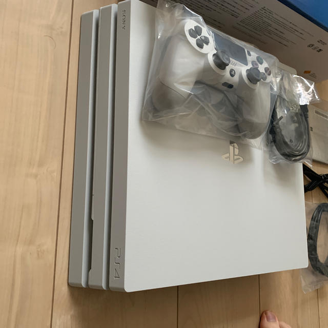 PS4 Pro CUH-7200B 1TB おまけ付き　注意あり！ 1