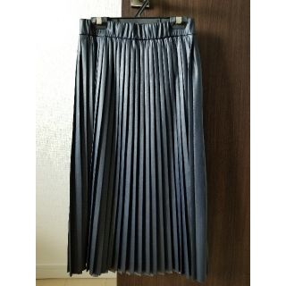 ザラ(ZARA)の【ZARA】フェイクレザープリーツスカート♡XSサイズ(ロングスカート)