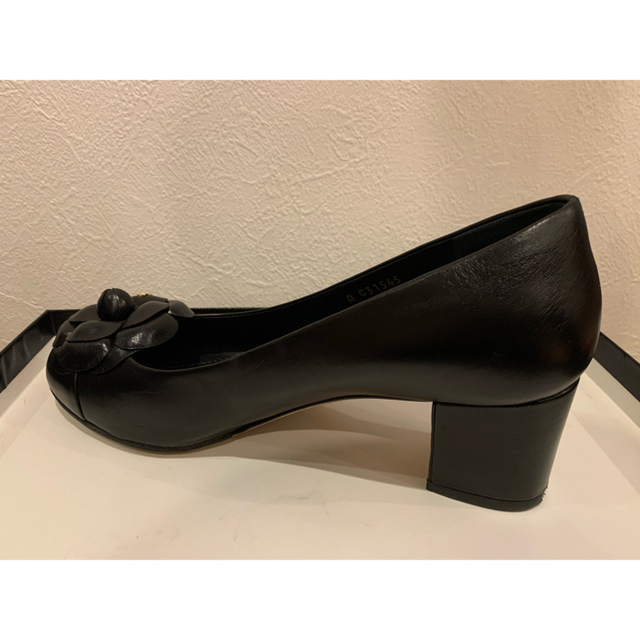 シャネル カメリアパンプス 美品 | wellsprings.uk.net