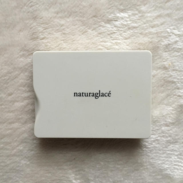 naturaglace(ナチュラグラッセ)のナチュラグラッセ  アイブロウパウダー01  オリーブグレー コスメ/美容のベースメイク/化粧品(パウダーアイブロウ)の商品写真