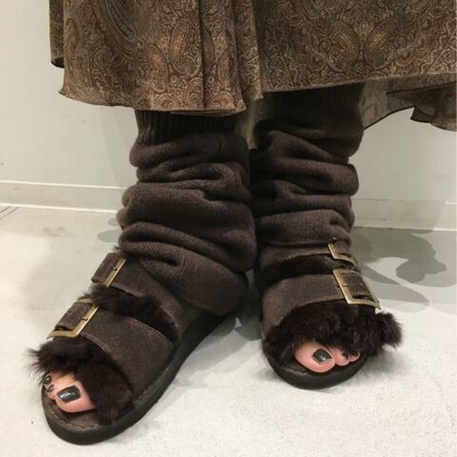 L'Appartement DEUXIEME CLASSE(アパルトモンドゥーズィエムクラス)のアパルトモン CAMINANDO/カミナンド FUR SANDAL


 レディースの靴/シューズ(サンダル)の商品写真