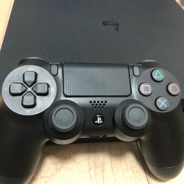 PlayStation4(プレイステーション4)の美品　PlayStation4  500GB ウイイレ2019付き エンタメ/ホビーのゲームソフト/ゲーム機本体(家庭用ゲーム機本体)の商品写真