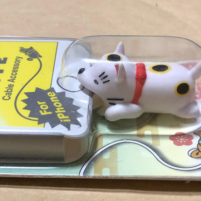 ケーブルバイト　招き猫 スマホ/家電/カメラのスマホアクセサリー(その他)の商品写真