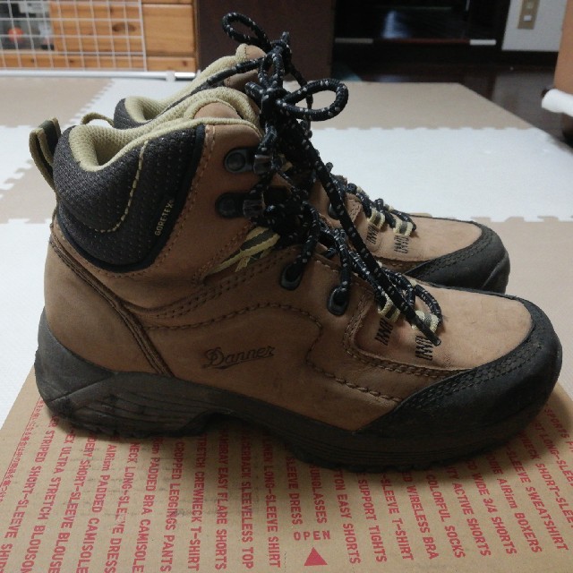 新品　未使用　DANNER トレッキングブーツ　ブーツ　24.5 山ガール