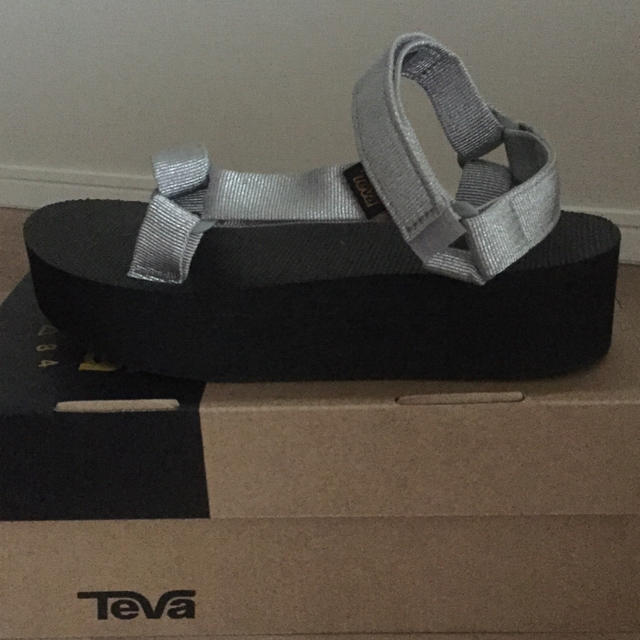 Teva(テバ)のTeva  サンダル  厚底 レディースの靴/シューズ(サンダル)の商品写真