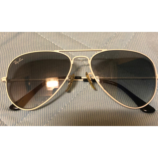 Ray-Ban(レイバン)のRay-Ban aviator アビエーター　ティアドロップ　白ぶち メンズのファッション小物(サングラス/メガネ)の商品写真