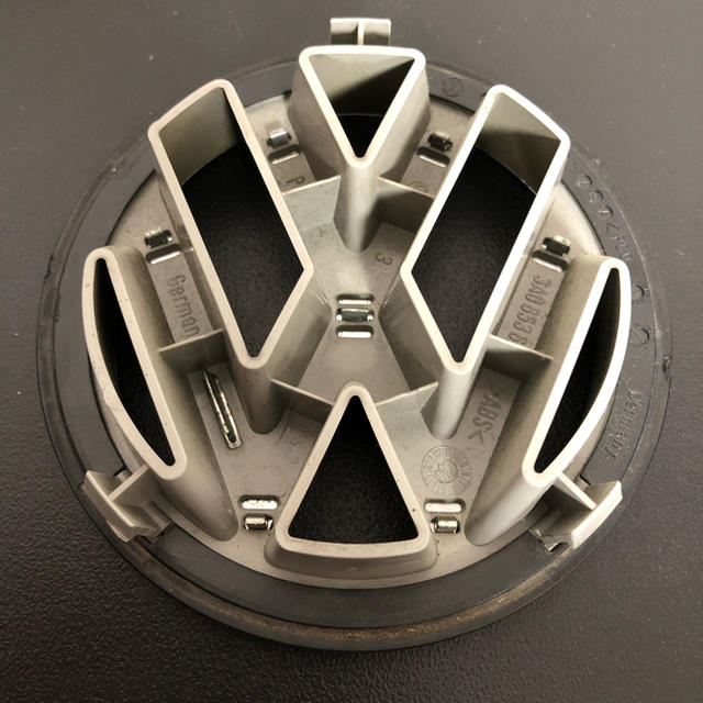 Volkswagen - フォルクスワーゲン エンブレム ゴルフ 輸入車 パーツ 飾りの通販 by K's shop｜フォルクスワーゲンならラクマ