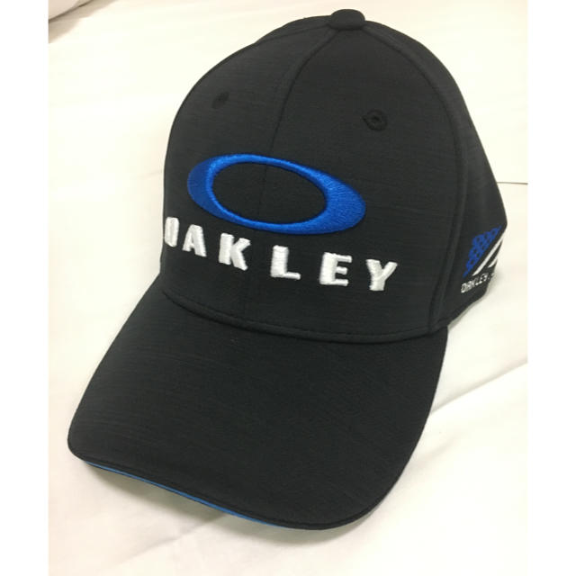 Oakley(オークリー)の新品未使用 オークリー  キャップ メンズ メンズの帽子(キャップ)の商品写真