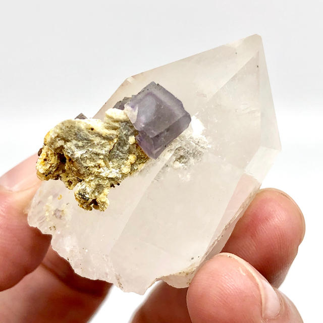 蛍石 水晶 中国ヤオガンシャン産 フローライト 原石 鉱物 標本［OH7-86］ | フリマアプリ ラクマ