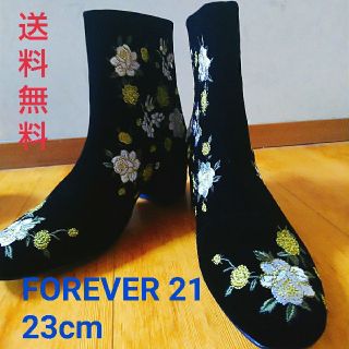 フォーエバートゥエンティーワン(FOREVER 21)のFOREVER21 ショートブーツ　ブーツ　レディース　刺繍　ブラック(ブーツ)