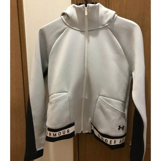 アンダーアーマー(UNDER ARMOUR)のUNDER ARMOUR  パーカー(パーカー)