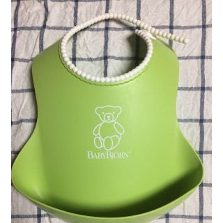 ベビービョルン(BABYBJORN)のベビービョルン エプロン グリーン中古品(お食事エプロン)