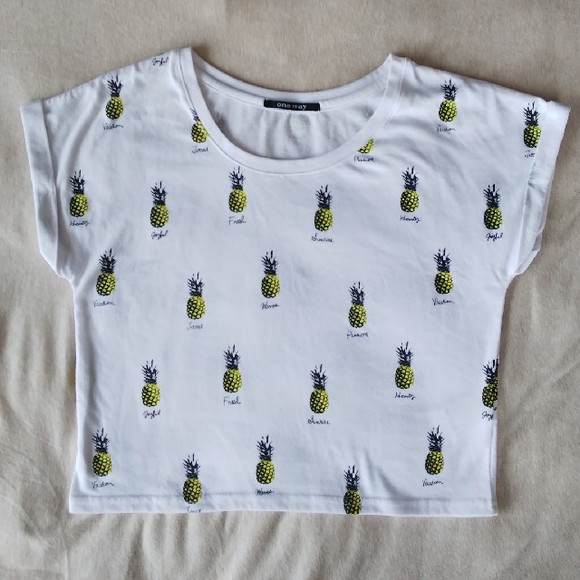 one*way(ワンウェイ)のone way♡♡パイナップルTシャツ レディースのトップス(Tシャツ(半袖/袖なし))の商品写真