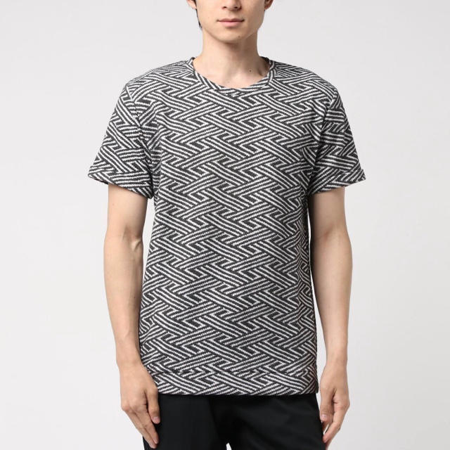 UNIQLO(ユニクロ)の新品 EVOLUTION Tシャツ 白黒 ブランド 秋冬 ニット 韓国 長袖 茶 メンズのトップス(Tシャツ/カットソー(半袖/袖なし))の商品写真