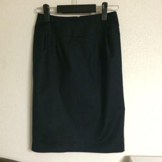 ナラカミーチェ(NARACAMICIE)のタックタイトスカート(ひざ丈スカート)