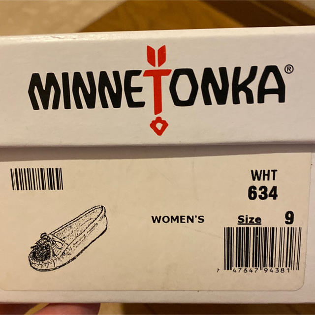 Minnetonka(ミネトンカ)のミネトンカ　モカシン　白 size9 25cm 新品未使用品 レディースの靴/シューズ(スリッポン/モカシン)の商品写真