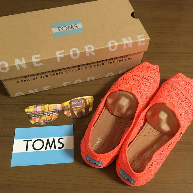 TOMS(トムズ)のTOMS☆25㎝試着のみ レディースの靴/シューズ(スニーカー)の商品写真