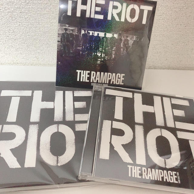 THE RAMPAGE(ザランページ)のTHE RAMPAGE 2ndアルバムTHE RIOT 初回仕様バージョン エンタメ/ホビーのCD(ポップス/ロック(邦楽))の商品写真