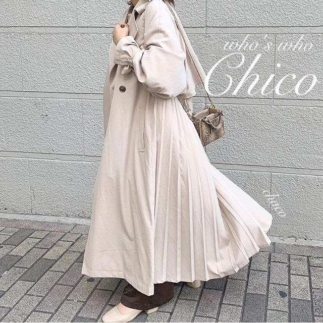 who's who Chico(フーズフーチコ)の新作🍂¥14080【Chico】サイドプリーツトレンチコート ライナーつき レディースのジャケット/アウター(ロングコート)の商品写真