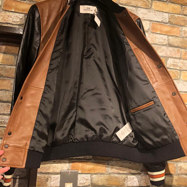 送料無料価格 コーチCOACHレザー ジャケット 茶色系ブラウン男性メンズS コート革 レザージャケット
