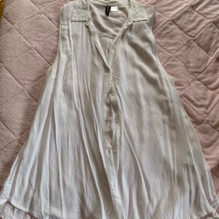 エイチアンドエム(H&M)のブラウス(シャツ/ブラウス(半袖/袖なし))