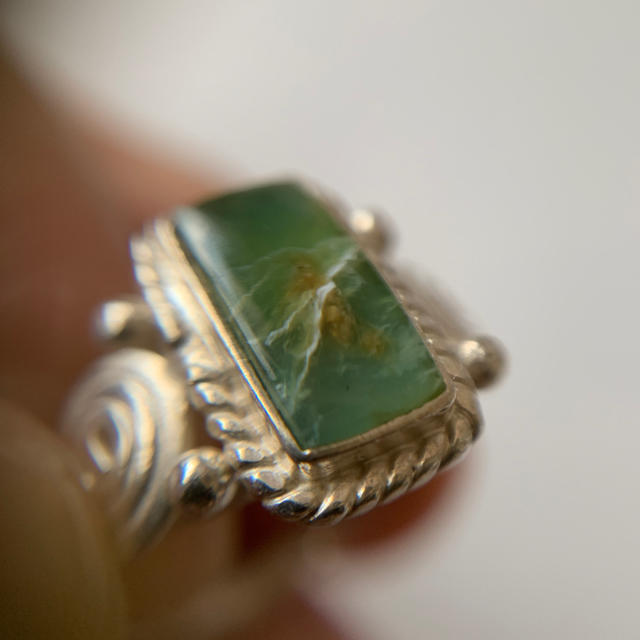 シルバーリング 緑石 レディースのアクセサリー(リング(指輪))の商品写真