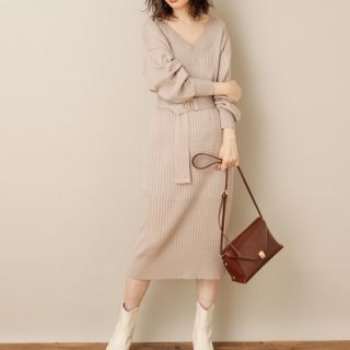 ナチュラルクチュール(natural couture)の新品未使用★PPワイドリブVネックニットワンピース

(ひざ丈ワンピース)